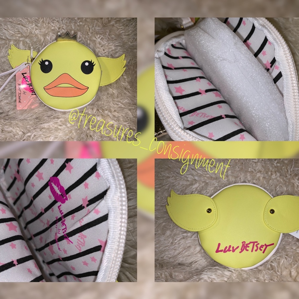 Betsey Johnson Duck Queen Wristlet 🐥👑